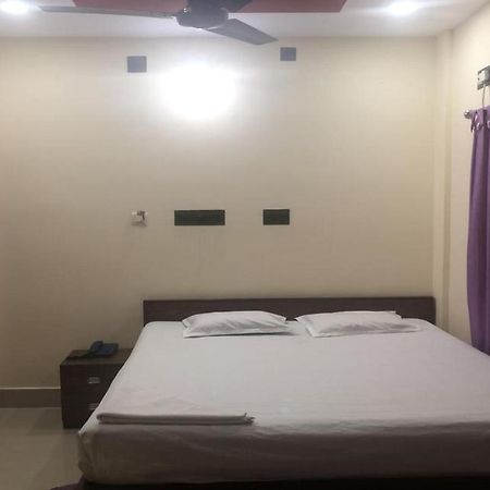 Staymaker Hotel Sannidhyo Shānti Niketan 외부 사진